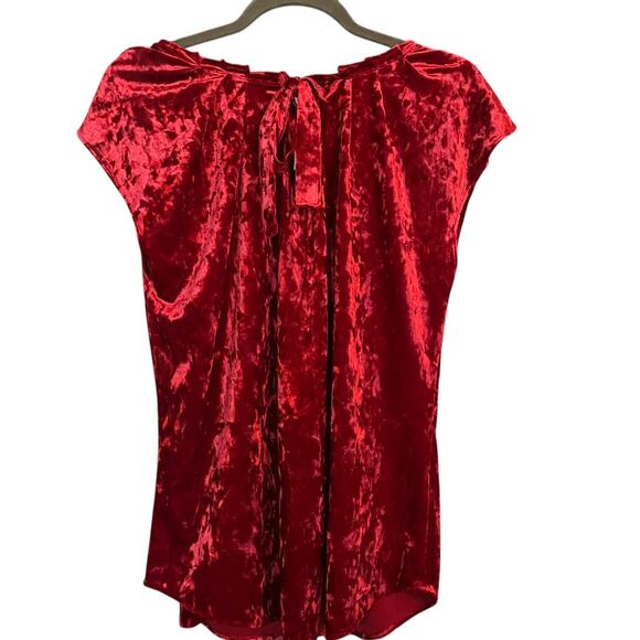 Lauren Conrad Red Velvet Cap Sleeve Top Blouse M Tie Back Pleated Detail Goth - Picture 4 of 8